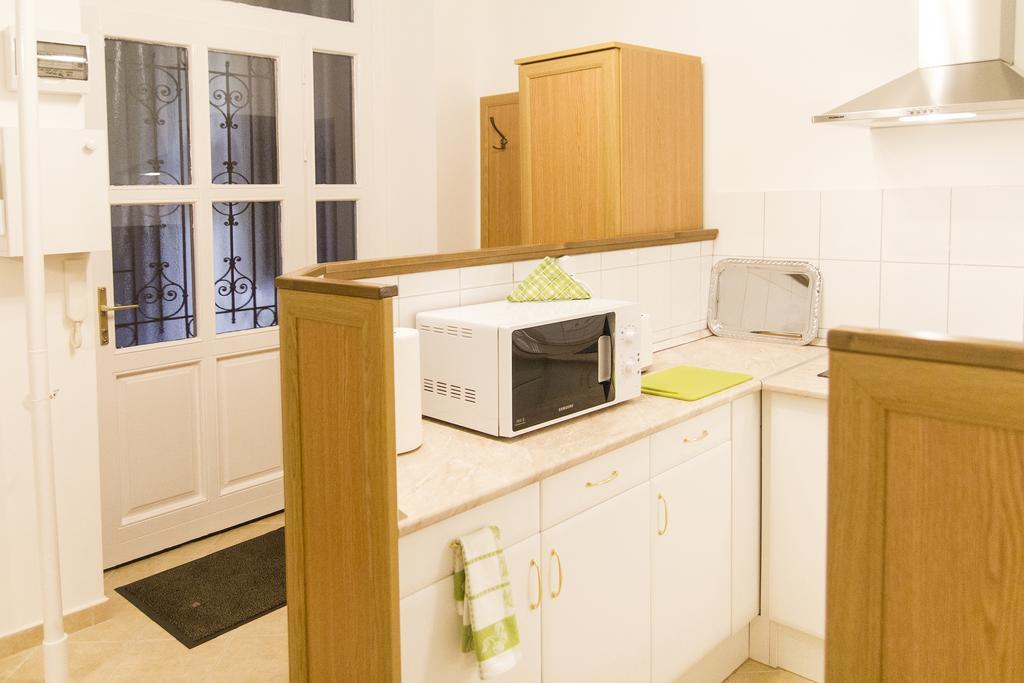 Authentic Klauzal Apartment, Budapest