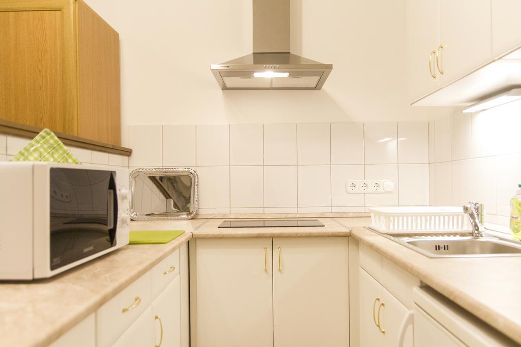 Authentic Klauzal Apartment — Photos 1